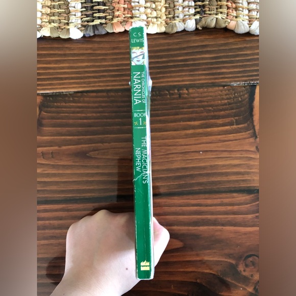 The Chronicles of Narnia, The Magicians Nephew - Picture 3 of 5